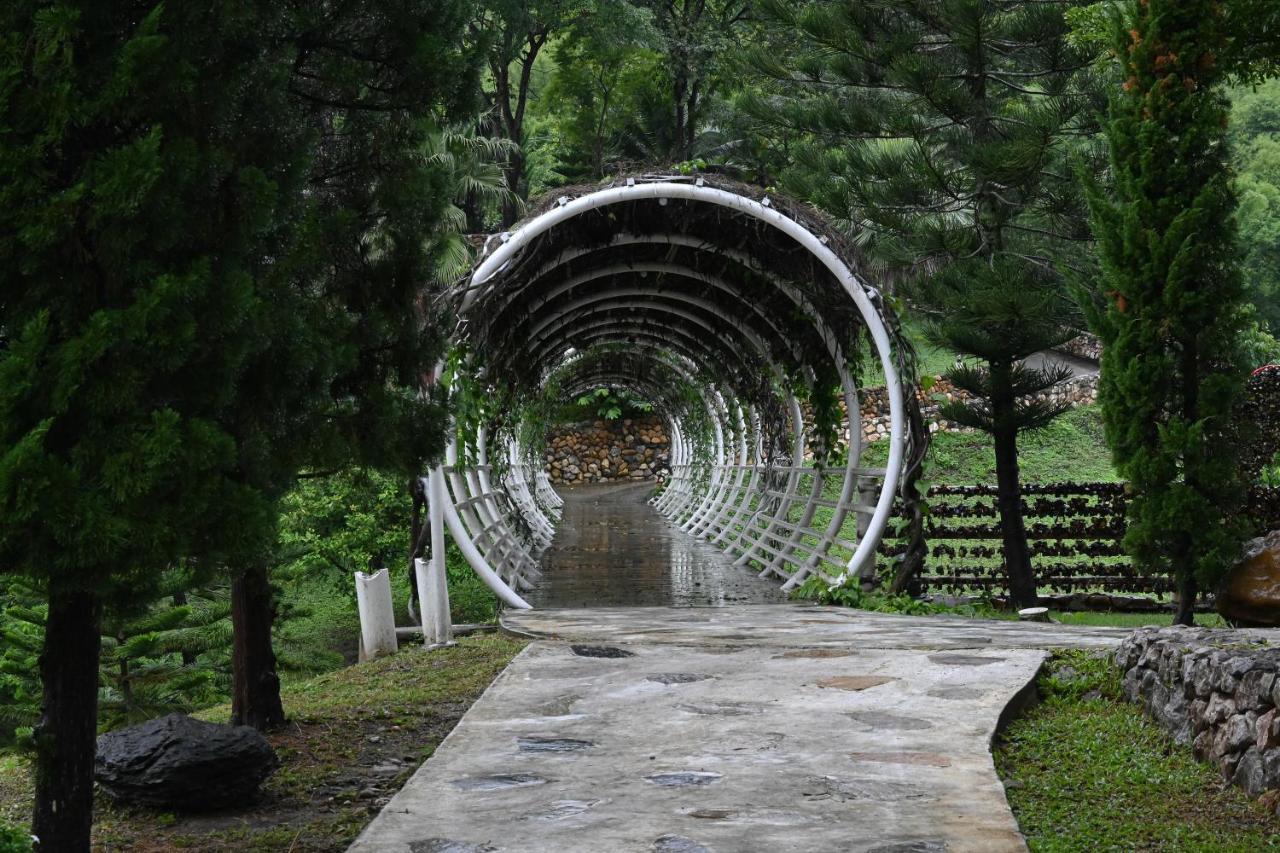 Swiss Valley Hip Resort Suan Phueng Exteriér fotografie