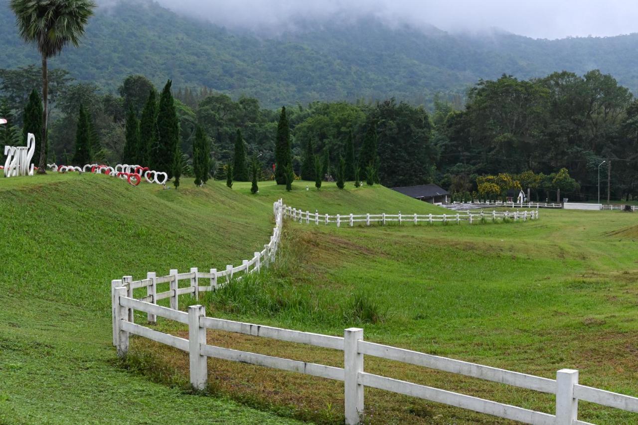 Swiss Valley Hip Resort Suan Phueng Exteriér fotografie