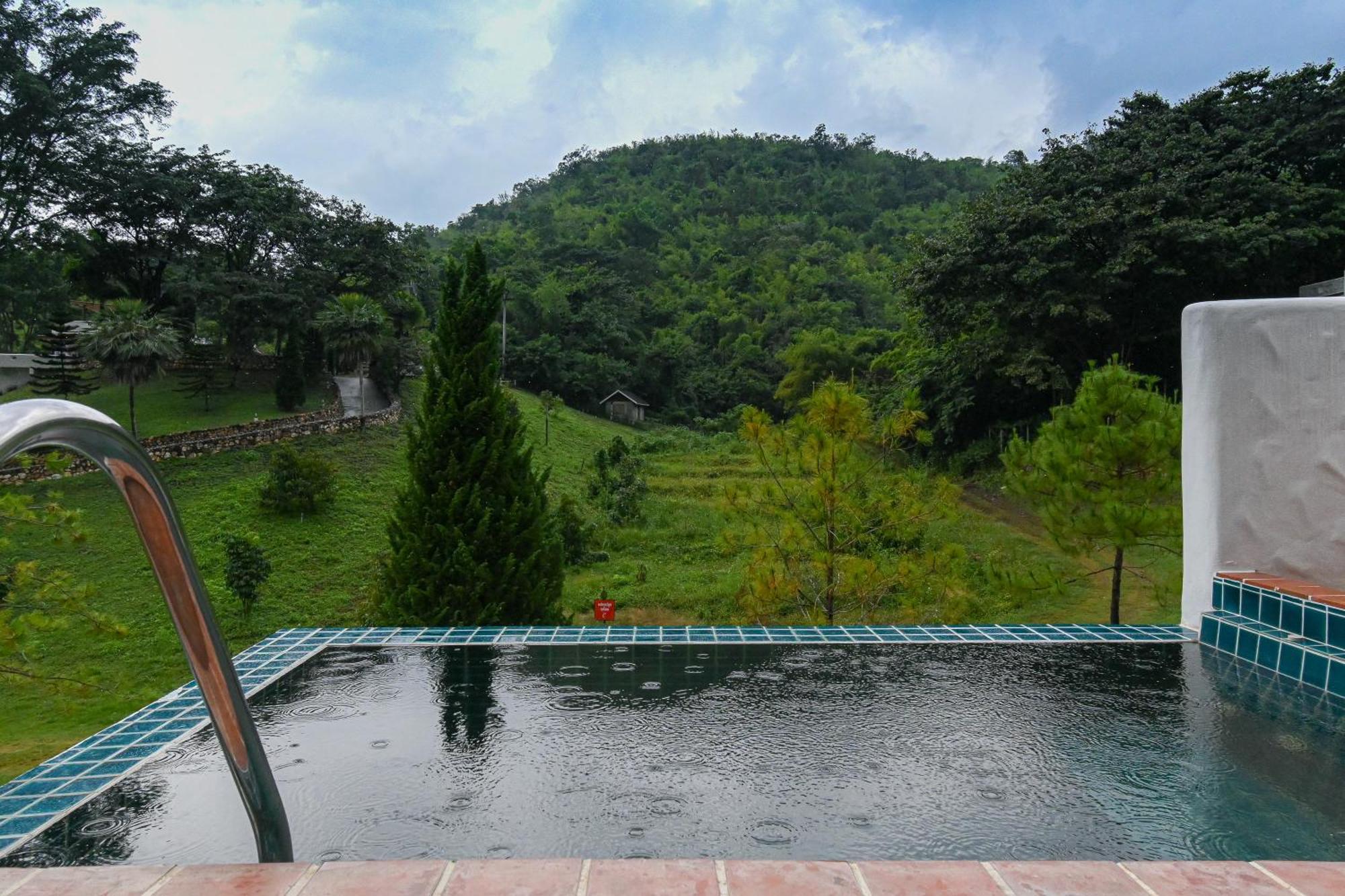 Swiss Valley Hip Resort Suan Phueng Pokoj fotografie